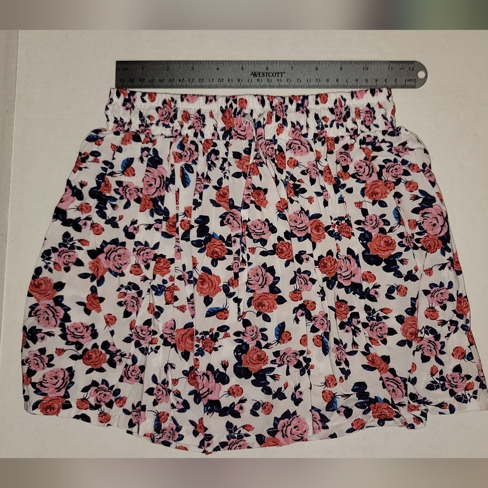 Cotton on floral skirt elastic waist. Red, pink, green, white